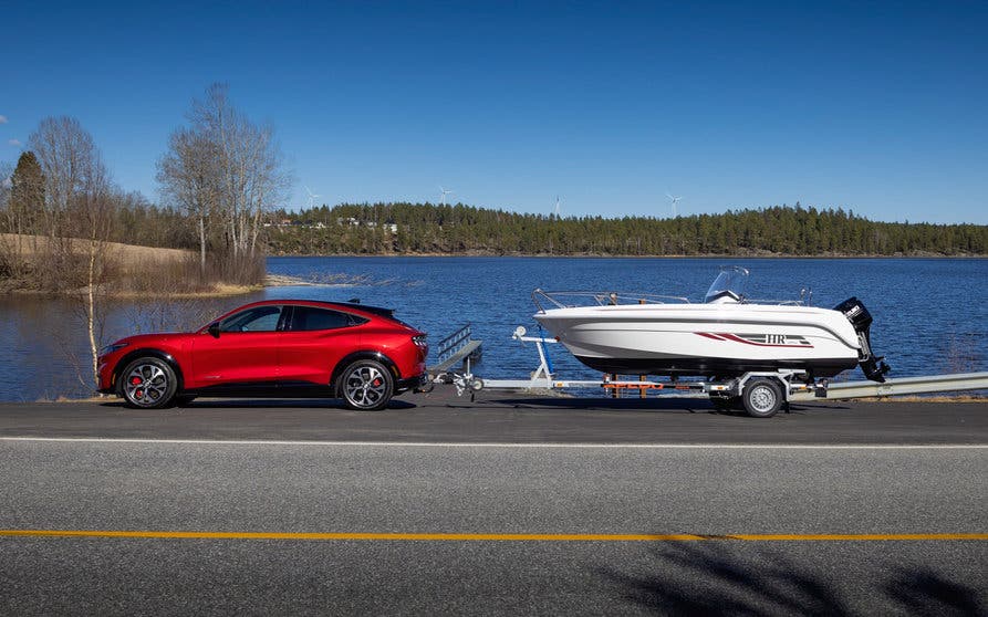  Mejoras para el Ford Mustang Mach-E: carga más rápida y mayor capacidad de remolque 