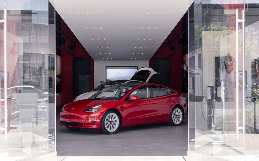  Elon Musk advierte: podrían limitar los pedidos de Tesla dados los largos plazos de entrega 