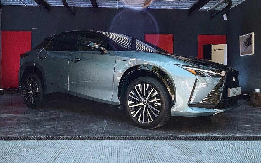  Lexus RZ 450e: conocemos al nuevo SUV eléctrico de Lexus, incluido su precio en España 