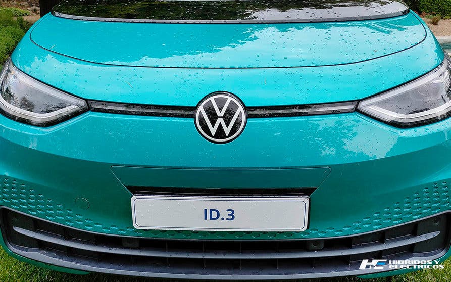  El Volkswagen ID.3 ha pasado de tener una gama muy extensa que permitía que cada cliente adaptarlo a sus propias necesidades a ofrecer ahora una sola opción de compra. 