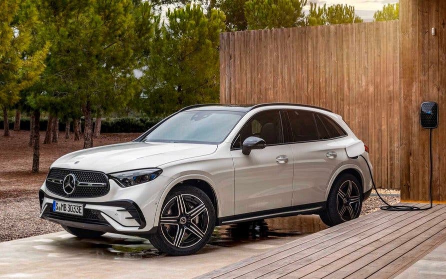  Nuevo Mercedes-Benz GLC híbrido enchufable. 