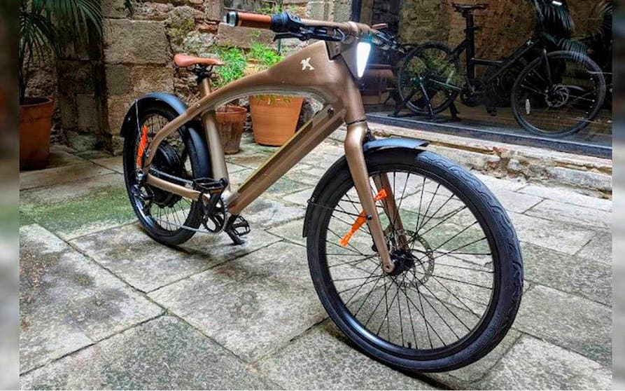  La bicicleta eléctrica eXXite X1, por ahora un prototipo, explota el diseño y la tecnología para ofrecer una vehículo que define un estilo de vida y una utilidad. 