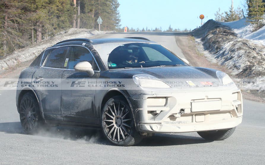  El Porsche Macan eléctrico ha vuelto a ser cazado durante su fase de desarrollo. 