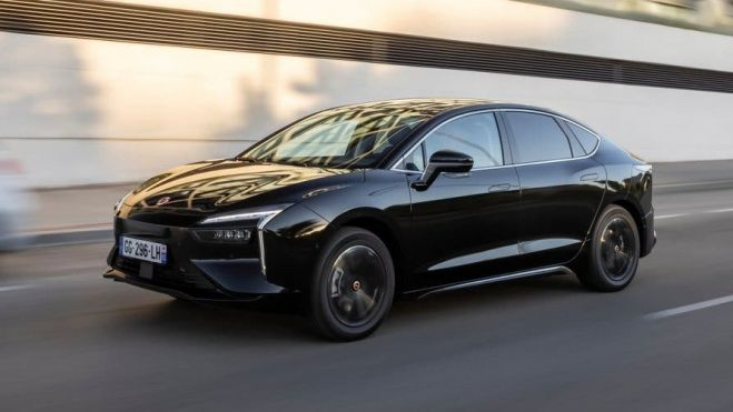  Probamos el Mobilize Limo: un coche eléctrico por suscripción que sólo verás como VTC 