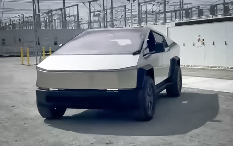  El Tesla Cybertruck se deja ver una vez más, esta vez con novedades en el interior 