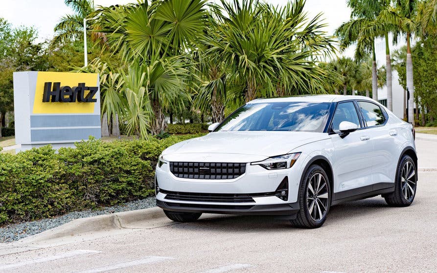  Polestar entrega las primeras unidades de su coche eléctrico a Hertz. 