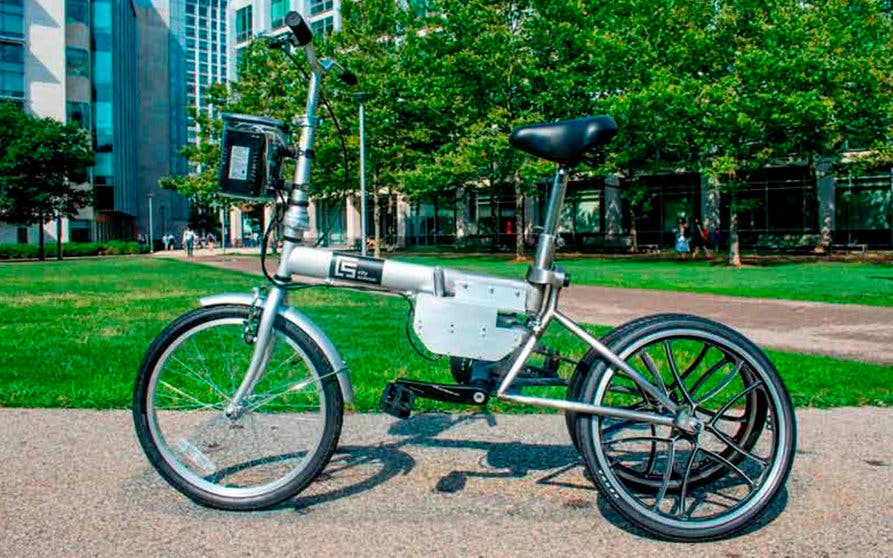  Prototipo de bicicleta eléctrica y autónoma diseñada por el MIT Media Lab City Science para ofrecer un servicio de bicisharing más cómodo, fiable y económico que los actuales. 