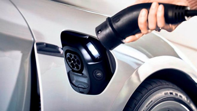  Hillcrest Energy Technologies aprovecha la tecnología del inversor de alta potencia del vehículo para eliminar el cargador de a bordo en la carga en corriente alterna y permitir además la carga bidireccional. 