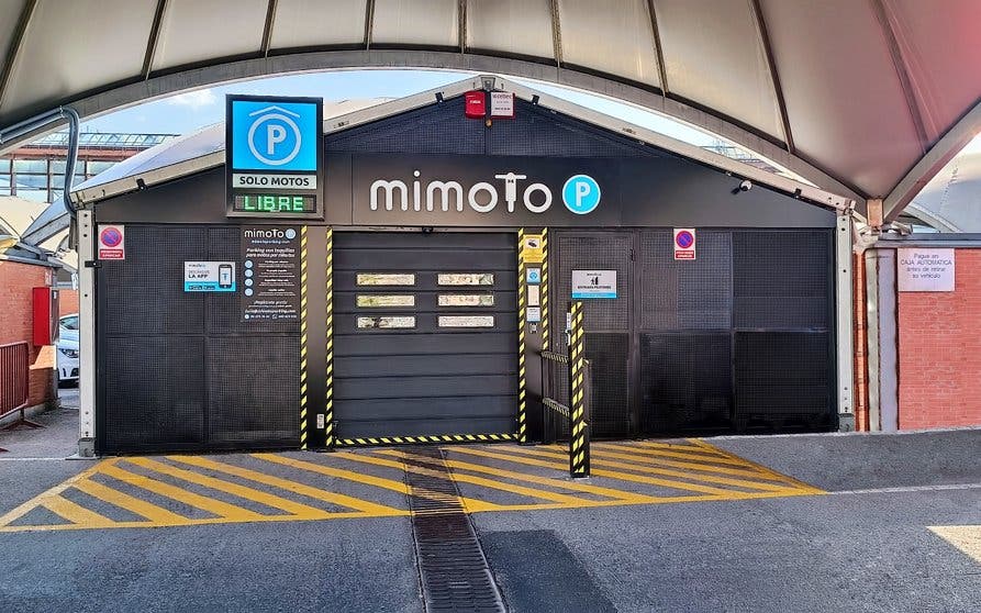  Así es el primer aparcamiento cerrado de España para bicis, motos y patinetes eléctricos que se emplaza en una estación. 