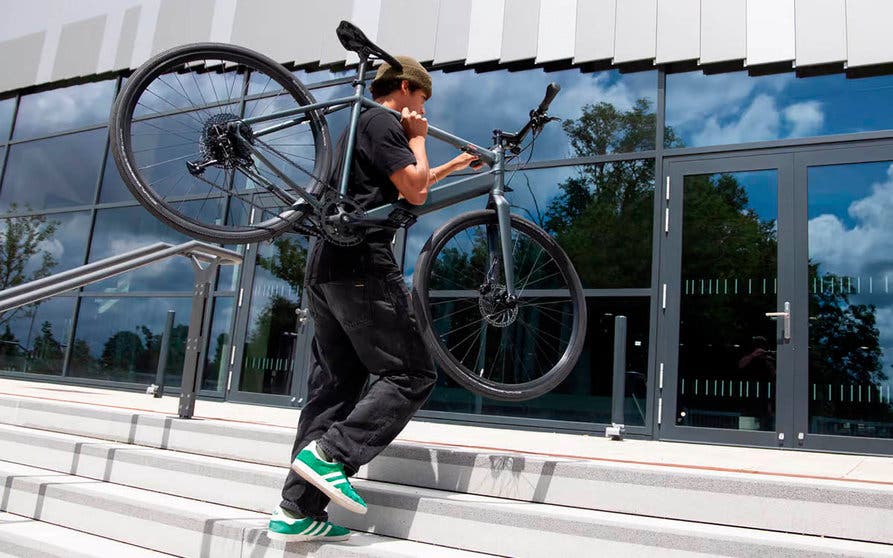  La bicicleta eléctrica Sydney no es la más liviana del mercado en su categoría, pero con solo 14,5 kilogramos de peso facilitará los desplazamientos urbanos de sus propietarios y también les permitirá momentos de ocio fuera de la ciudad. 