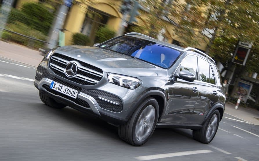  El Mercedes GLE 350 e ya está a la venta, con 99 km de autonomía eléctrica desde 76.400 €; 