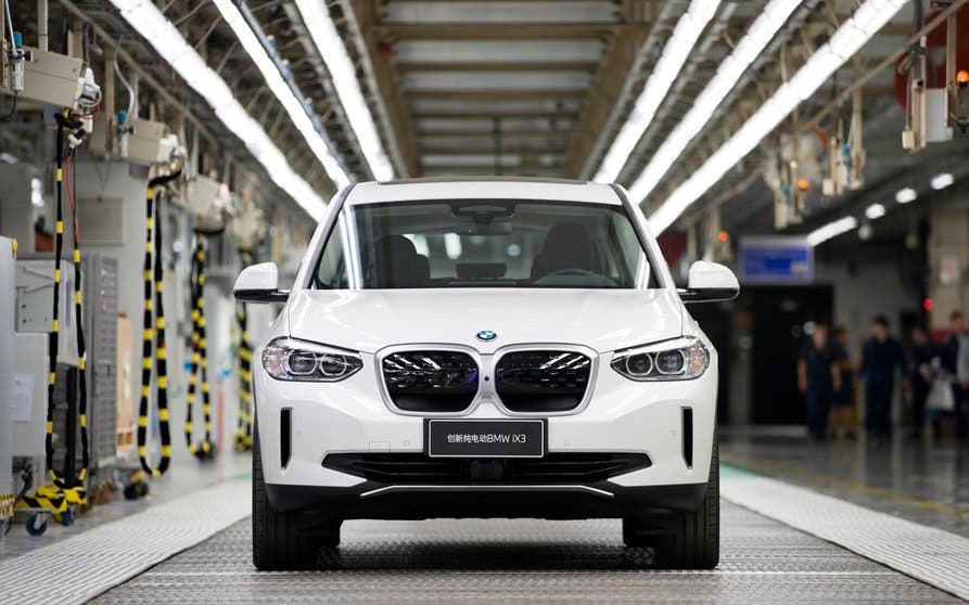  BMW inicia la producción del nuevo SUV eléctrico iX3 en China. 