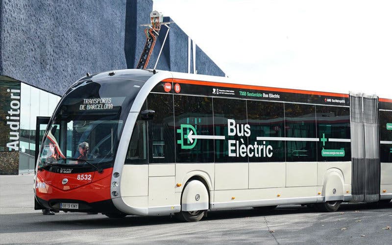 El gran reto de TMB: reconvertir su flota a autobuses eléctricos. 