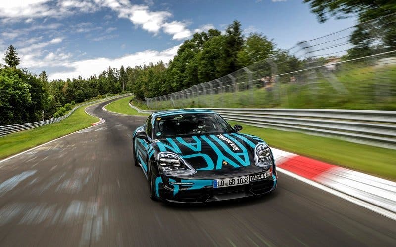  El Porsche Taycan ya es la berlina eléctrica más rápida en Nürburgring (vídeo) 