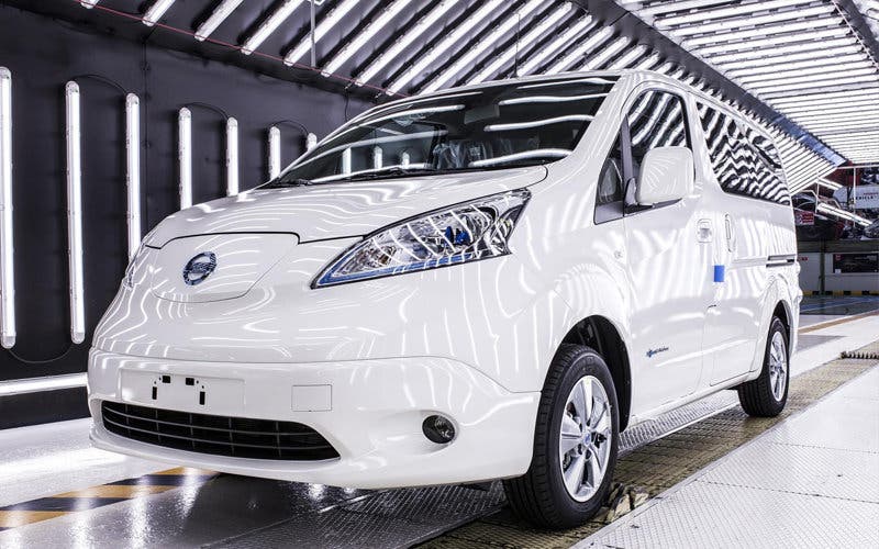 Nissan aumenta la producción de la furgoneta eléctrica e-NV200. 
