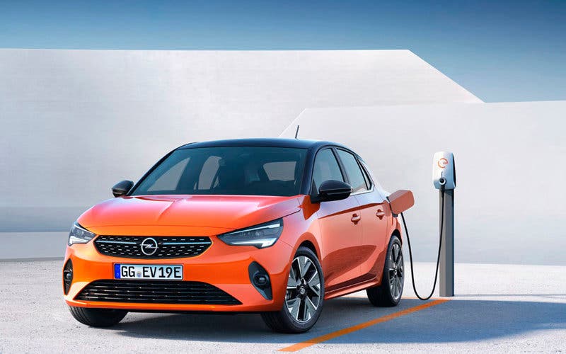  Opel aspira a vender 2.000 coches eléctricos en España. 