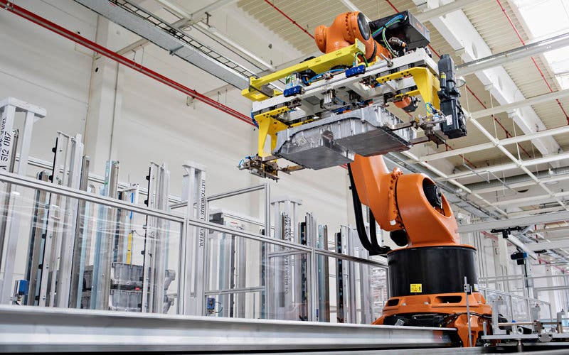  Skoda produce la primera oleada de baterías para coches híbridos enchufables del grupo Volkswagen. 
