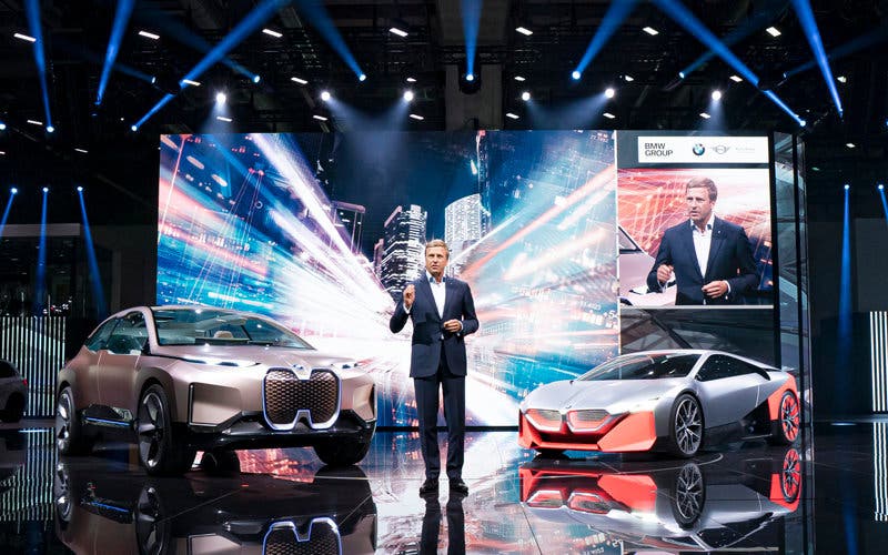  El presidente del consorcio alemán, Oliver Zipse, en el Salón Internacional del Automóvil de Frankfurt. 