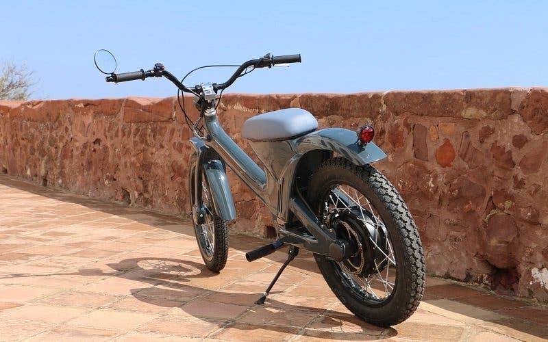  Esta scooter eléctrica española de diseño retro busca financiación para fabricarse 