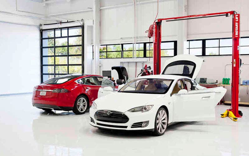  Tesla amplía su red de servicio en Europa. 