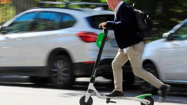  Usuarios de patinetes eléctricos se manifestarán contra las regulaciones de la DGT. 