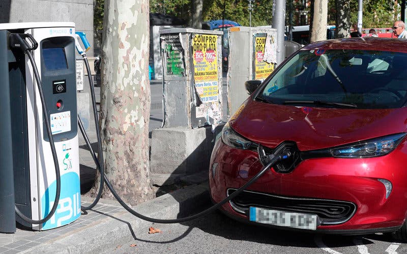  Asturias, Cataluña y Madrid lideran la carrera hacia la electromovilidad en el segundo trimestre. 