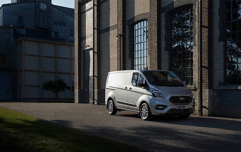  Abiertos los pedidos del Ford Transit y Tourneo híbridos enchufables. 