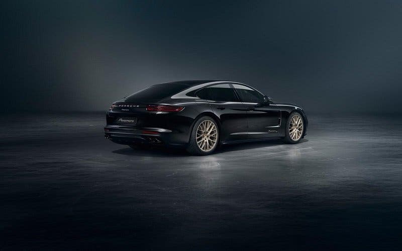  El Porsche Panamera cumple 10 años y lo celebra con una edición especial con mecánica híbrida 