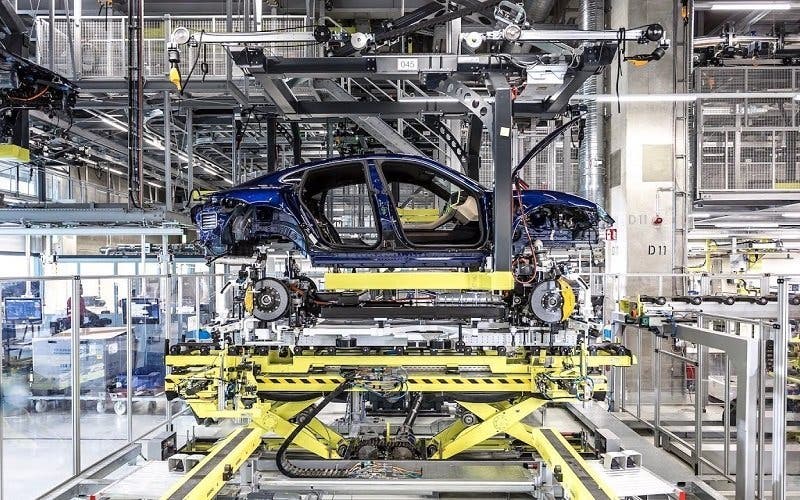  Porsche nos enseña en vídeo todo el proceso de fabricación del Porsche Taycan eléctrico 