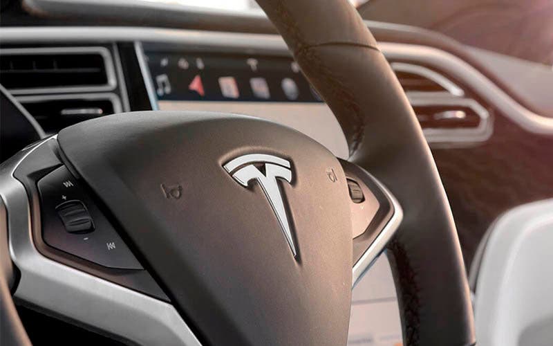  Tesla patenta un nuevo sistema de dirección asistida. 