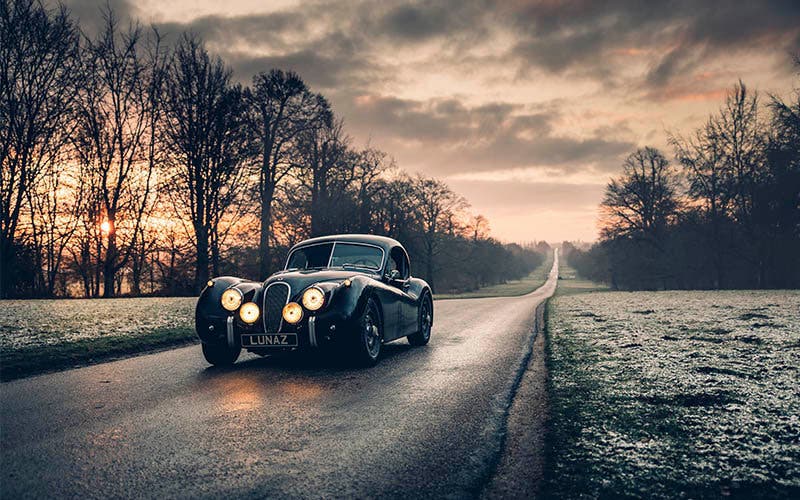  El Jaguar XK120 de 1953 eléctrico de Luna z cuenta con una batería de 80 kWh de capacidad. 