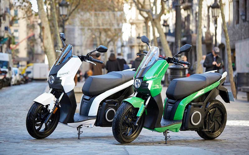 Silence S03, una scooter eléctrica de reparto con 3 ruedas