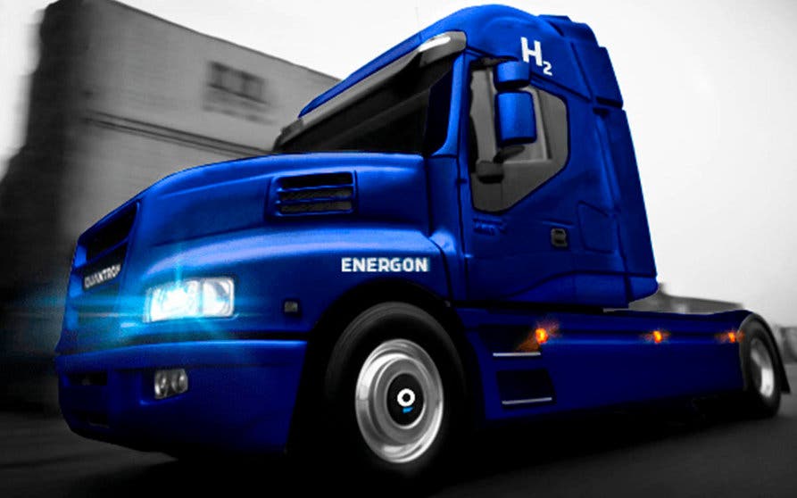  El sistema de pila de combustible de hidrógeno del Quantron Energon está implementado sobre un Iveco Strator. 