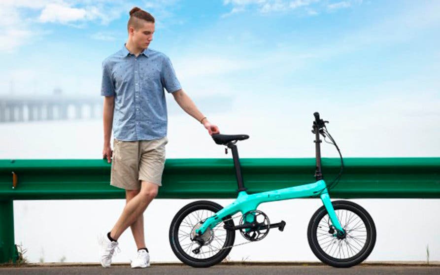  Morfuns Éole, la bicicleta eléctrica plegable y de fibra de carbono que cuesta menos de 1.000 euros. 