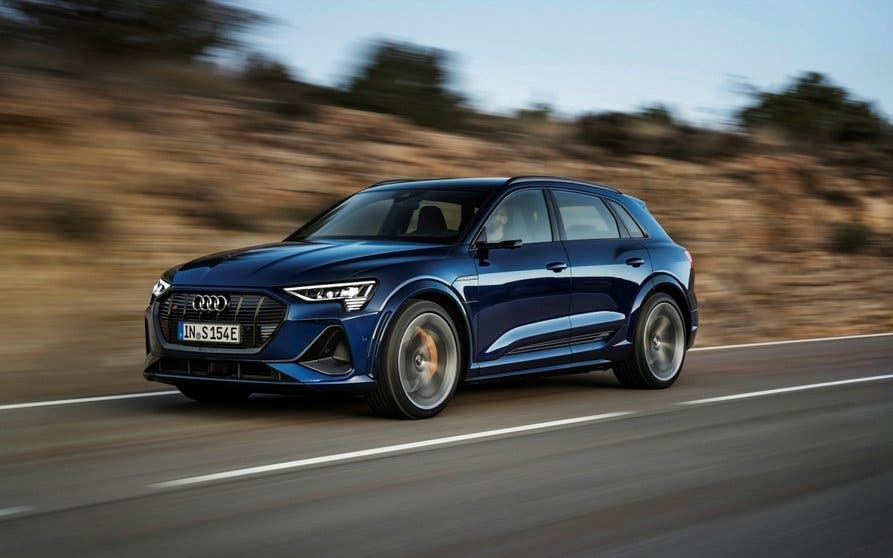  Audi e-tron S 