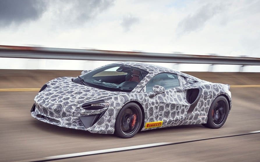  El deportivo híbrido de Mclaren durante sus pruebas. 