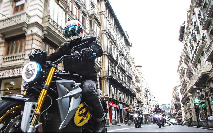  Energica desarrollará motocicletas eléctricas para la ciudad, propulsadas por el sistema E-Power. 