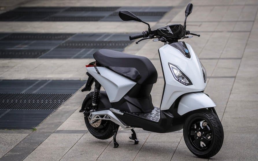  Piaggio pone precio al Piaggio One, su scooter eléctrico. 