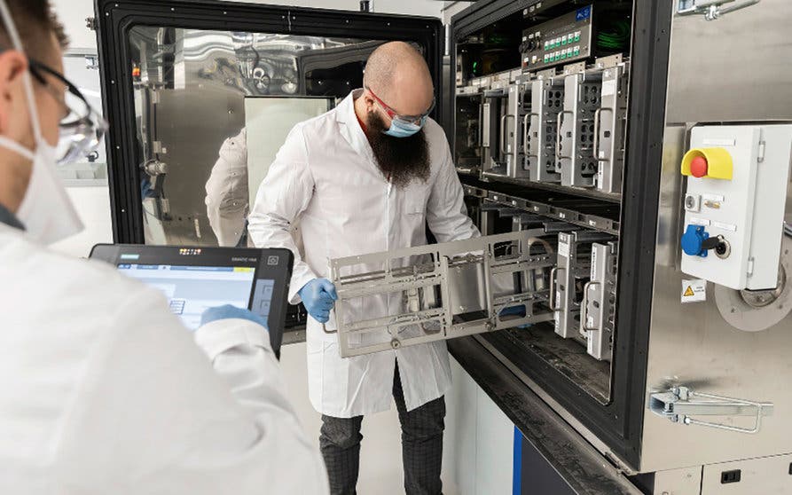  Volkswagen inaugura un nuevo laboratorio para celdas de batería de coches eléctricos 