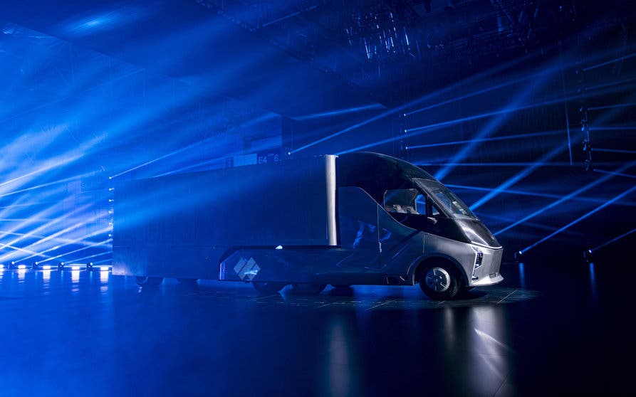  DeepWay Xingtu, el camión "gemelo" del Tesla Semi que promete plantar cara 