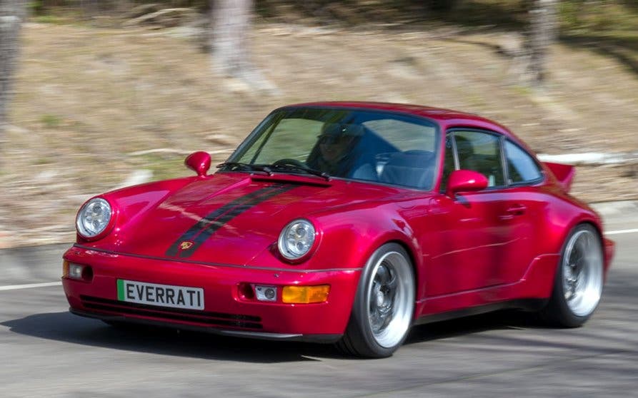  Este Porsche 911 (964) es eléctrico, "nuevo" y más rápido que el original 