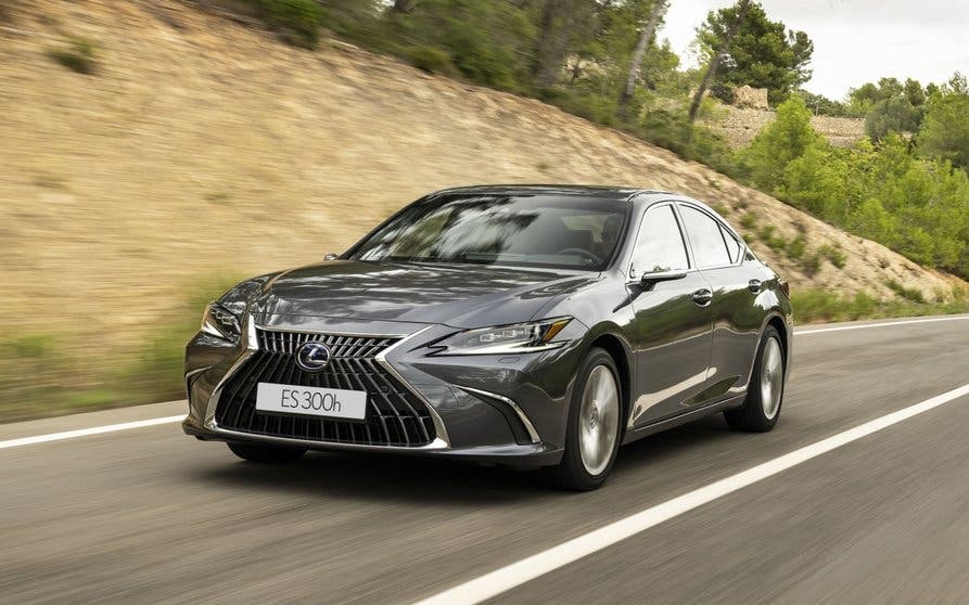  Lexus ES 300h 2022 