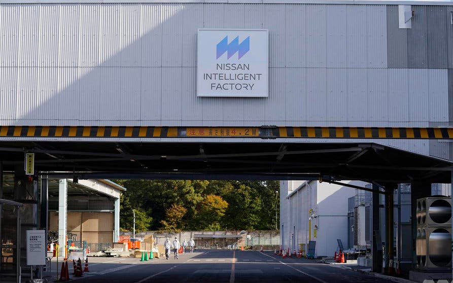  Los tres diamantes del logo de la fábrica inteligente de Nissan representan las tecnologías vanguardistas que se encuentran en su interior. 