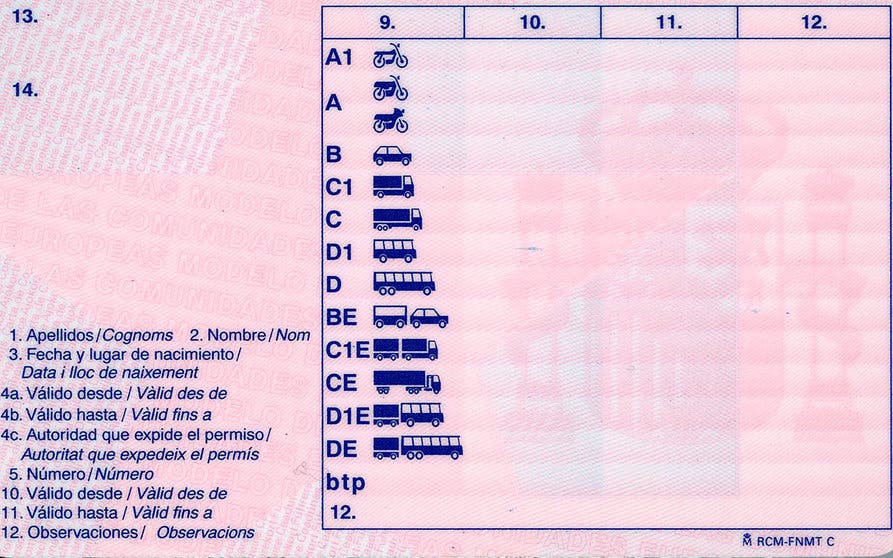  La normativa española exige una serie de condiciones para poder conducir una moto eléctrica: licencia, matriculación, ITV, impuestos y seguro. 