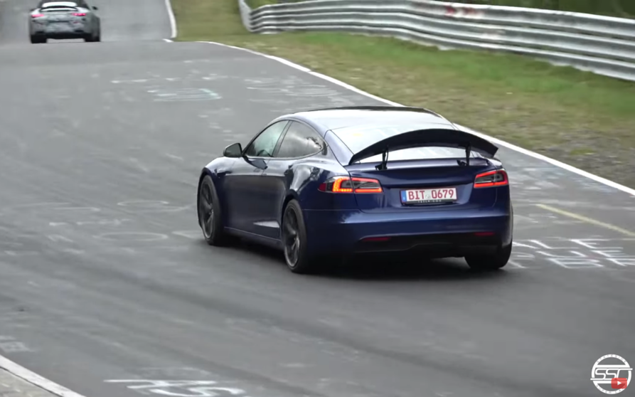  Tesla Model S de pruebas por Nürburgring. 