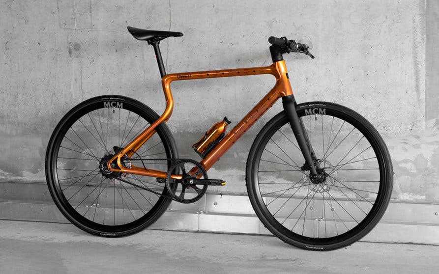  Urwahn MCM EDT, una bicicleta eléctrica de diseño minimalista con un cuadro chapado en cobre de la que tan solo se fabricarán 50 unidades. 