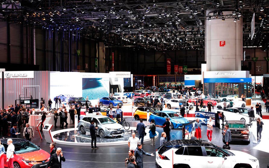  Pabellón de Lexus en el salón Internacional del Automóvil de Ginebra. 