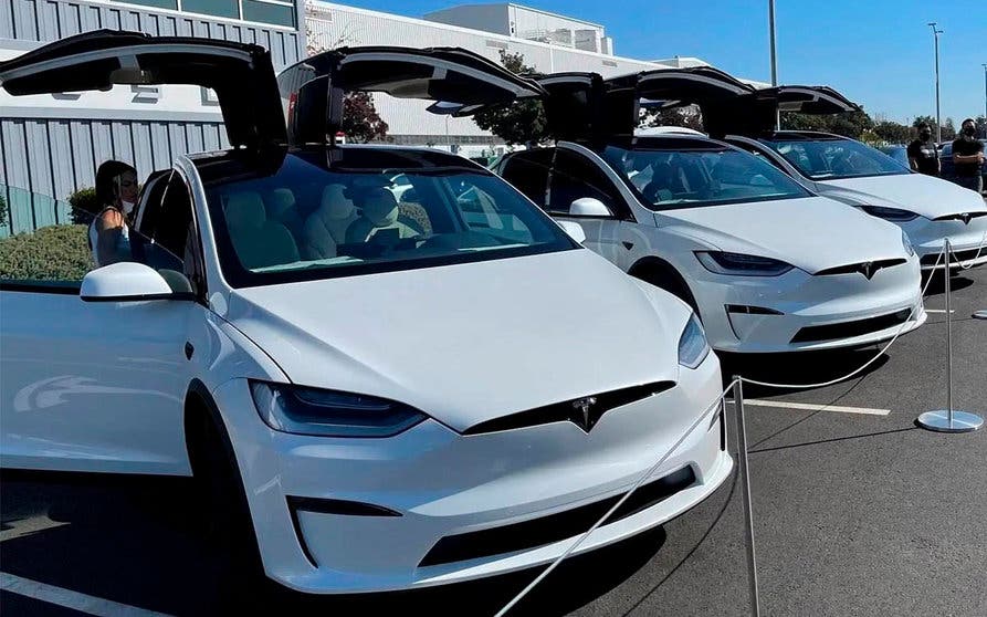  Evento de entrega en Fremont de las primeras unidades del nuevo Tesla Model X. Fotografía de Sunnyvaletree usuario del foro TMC Forum. 