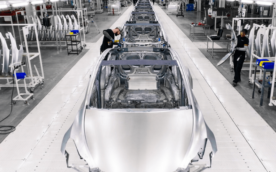  Un tercer turno permitirá a Tesla ampliar el ritmo de trabajo en la planta de Berlín 