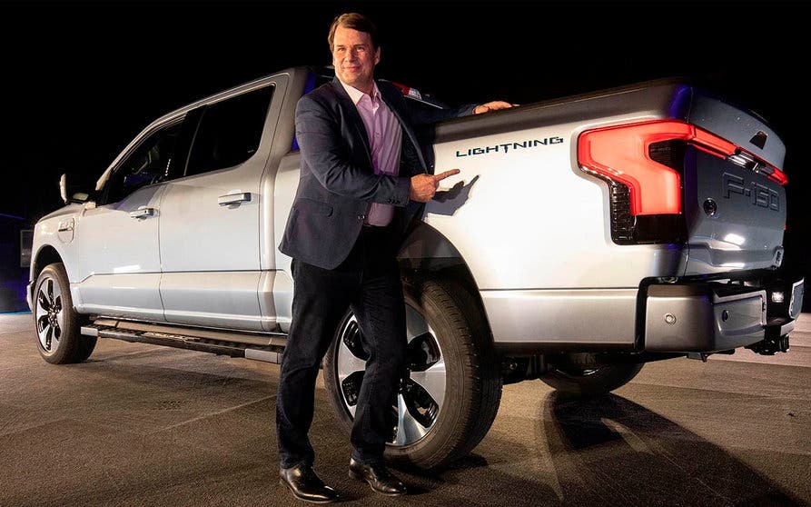  La Ford F-150 Lightning fabricada en Michigan es ya líder de todas las pick-up eléctricas en los Estados Unidos. Toma eso, Elon Musk", ha dicho el CEO Ford Jim Farley. 